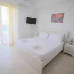 Garden Eva Apartment